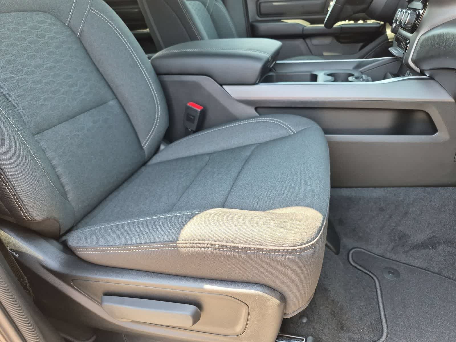 2026 RAM 1500 RAM 1500 EXPRESS CREW CAB 4X4 5'7' BOX