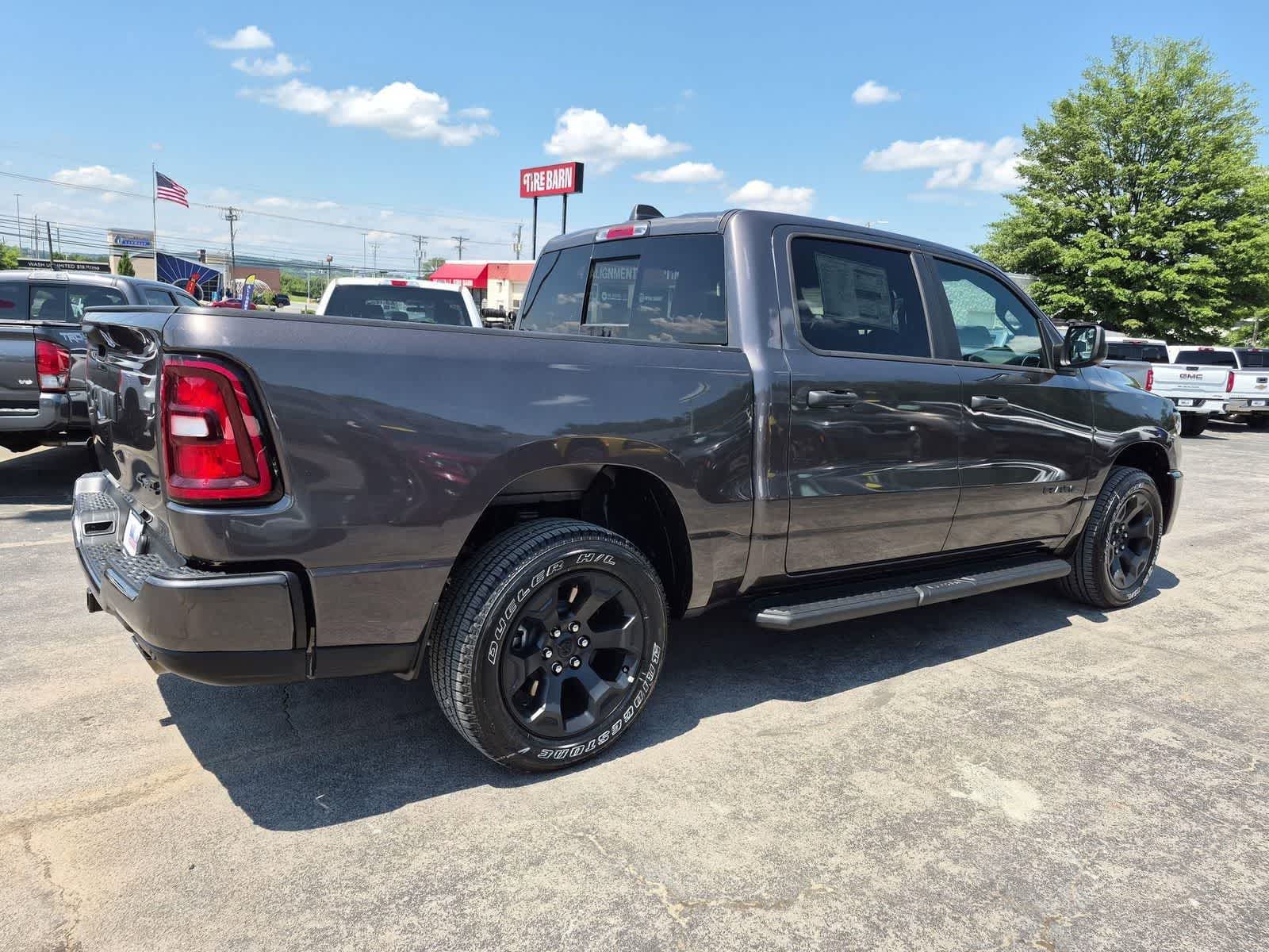 2026 RAM 1500 RAM 1500 EXPRESS CREW CAB 4X4 5'7' BOX