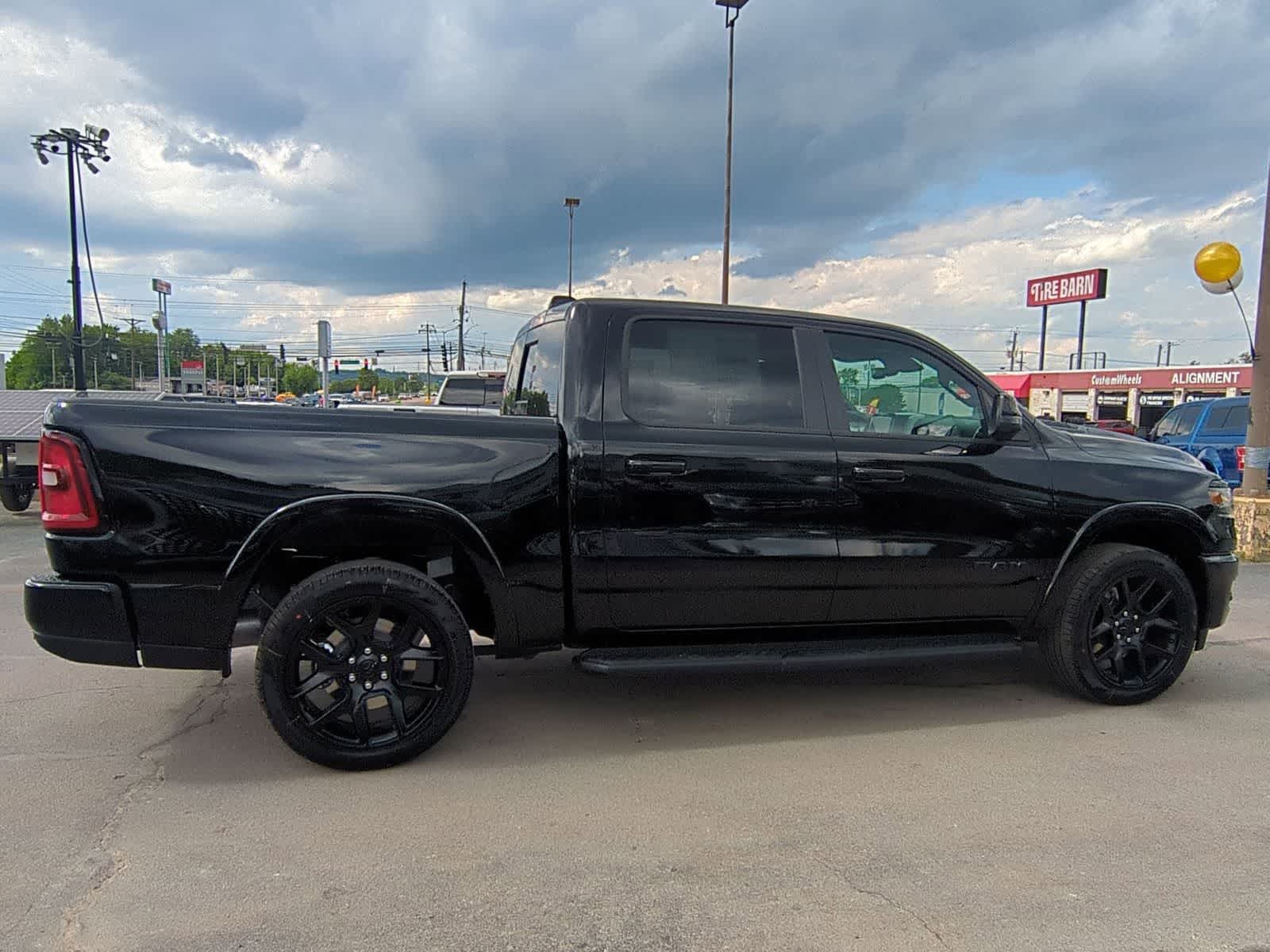 2026 RAM 1500 RAM 1500 LARAMIE CREW CAB 4X4 5'7' BOX