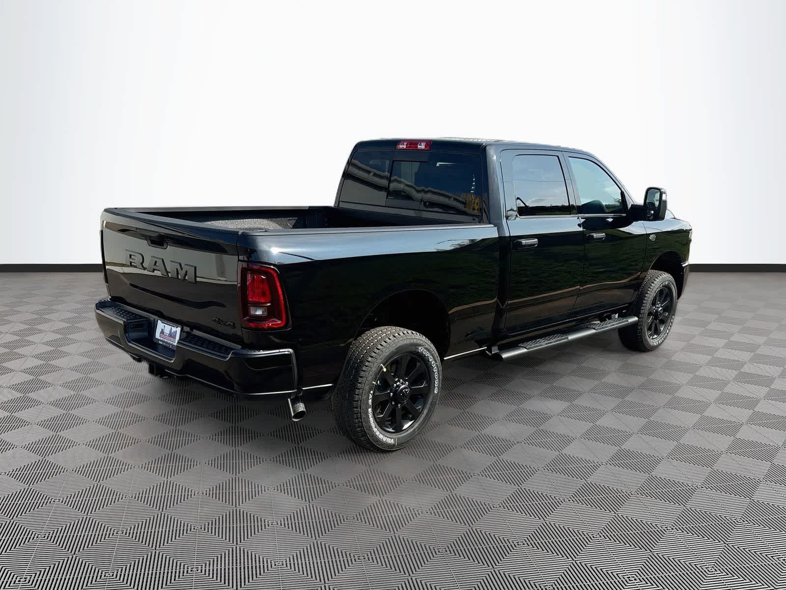 2027 RAM 2500 RAM 2500 BLACK EXPRESS CREW CAB 4X4 6'4' BOX