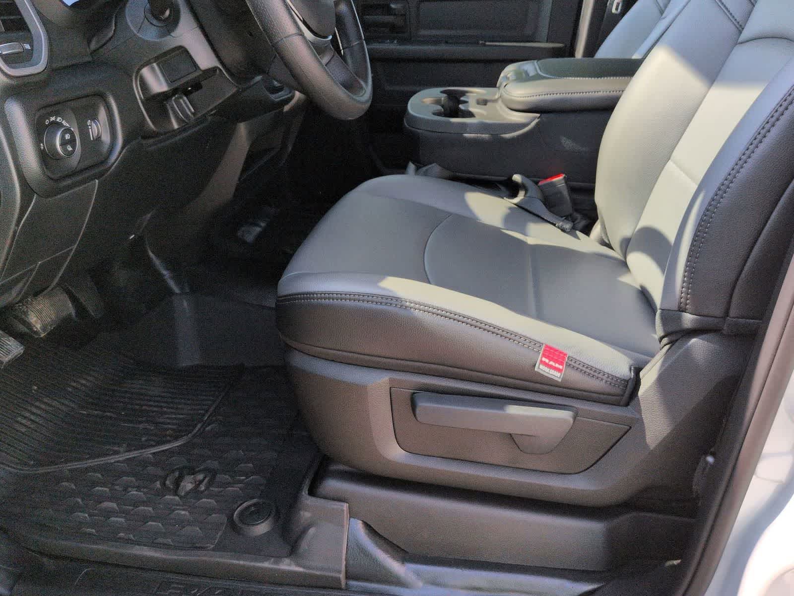 2026 RAM 2500 RAM 2500 TRADESMAN CREW CAB 4X4 6'4' BOX