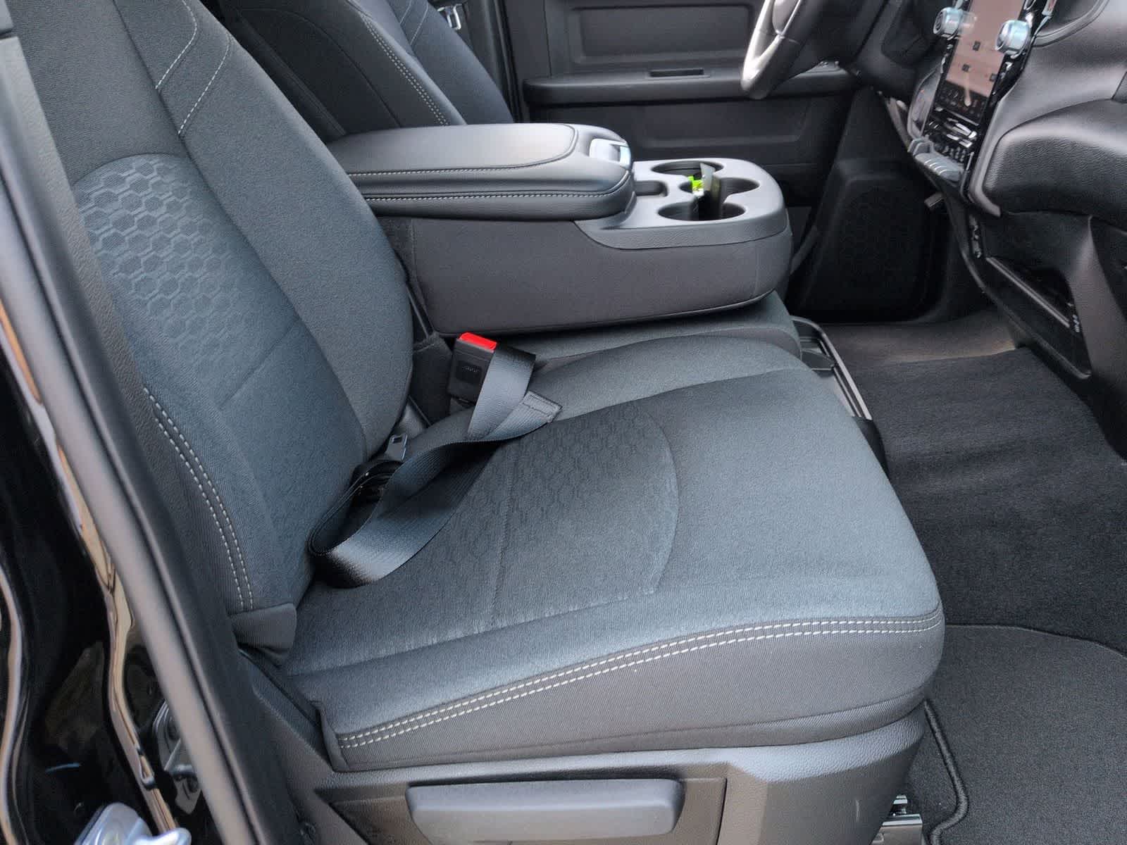 2026 RAM 2500 RAM 2500 TRADESMAN CREW CAB 4X4 6'4' BOX