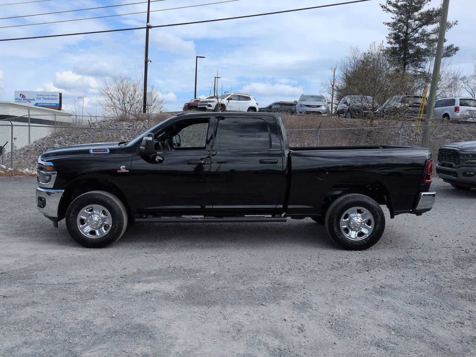 2026 RAM 2500 RAM 2500 TRADESMAN CREW CAB 4X4 6'4' BOX