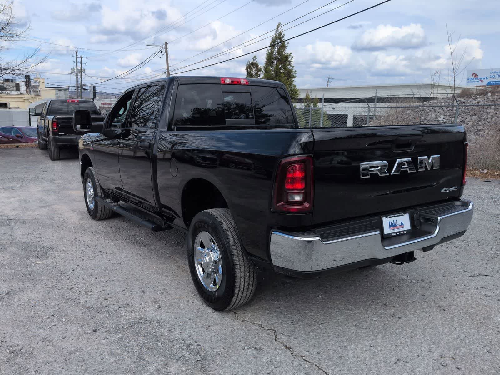 2026 RAM 2500 RAM 2500 TRADESMAN CREW CAB 4X4 6'4' BOX