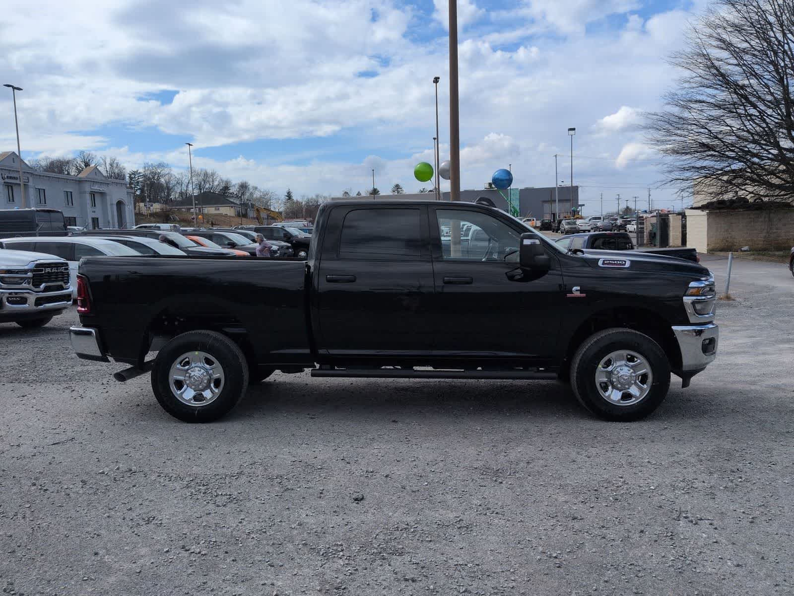 2026 RAM 2500 RAM 2500 TRADESMAN CREW CAB 4X4 6'4' BOX