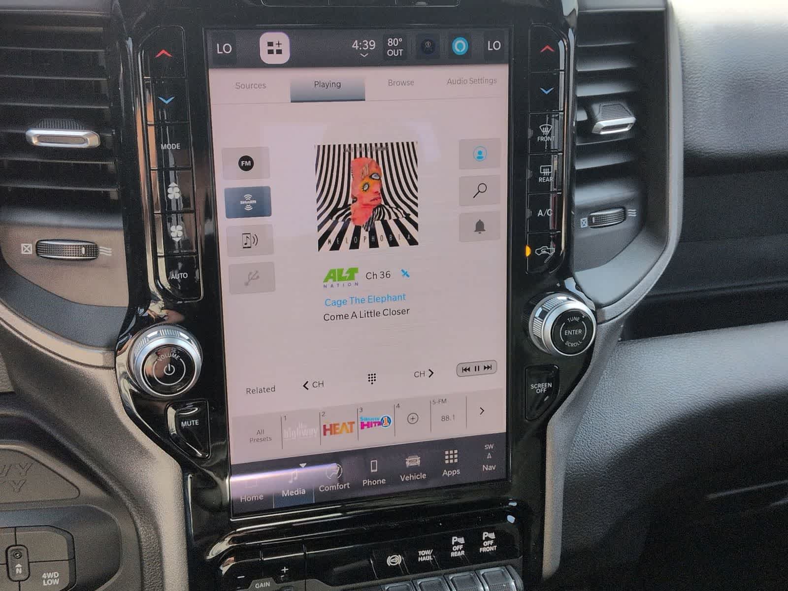 2026 RAM 2500 RAM 2500 TRADESMAN CREW CAB 4X4 6'4' BOX