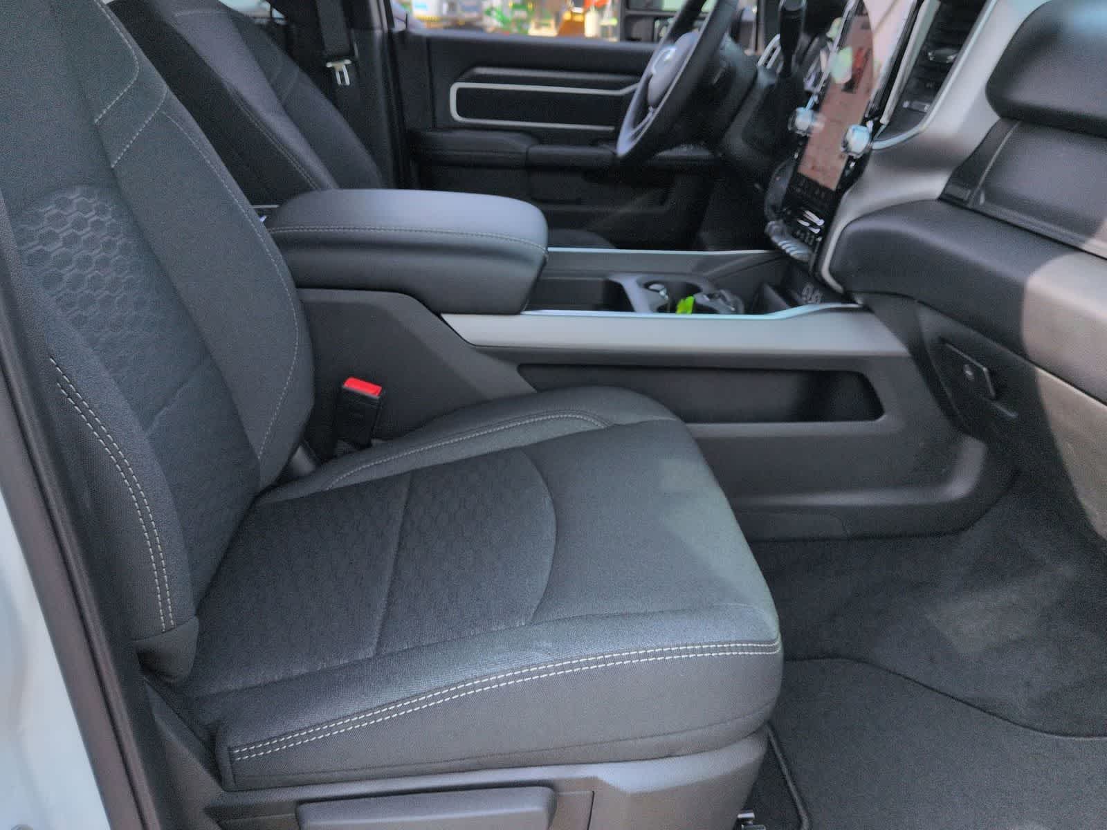 2026 RAM 2500 RAM 2500 TRADESMAN CREW CAB 4X4 6'4' BOX