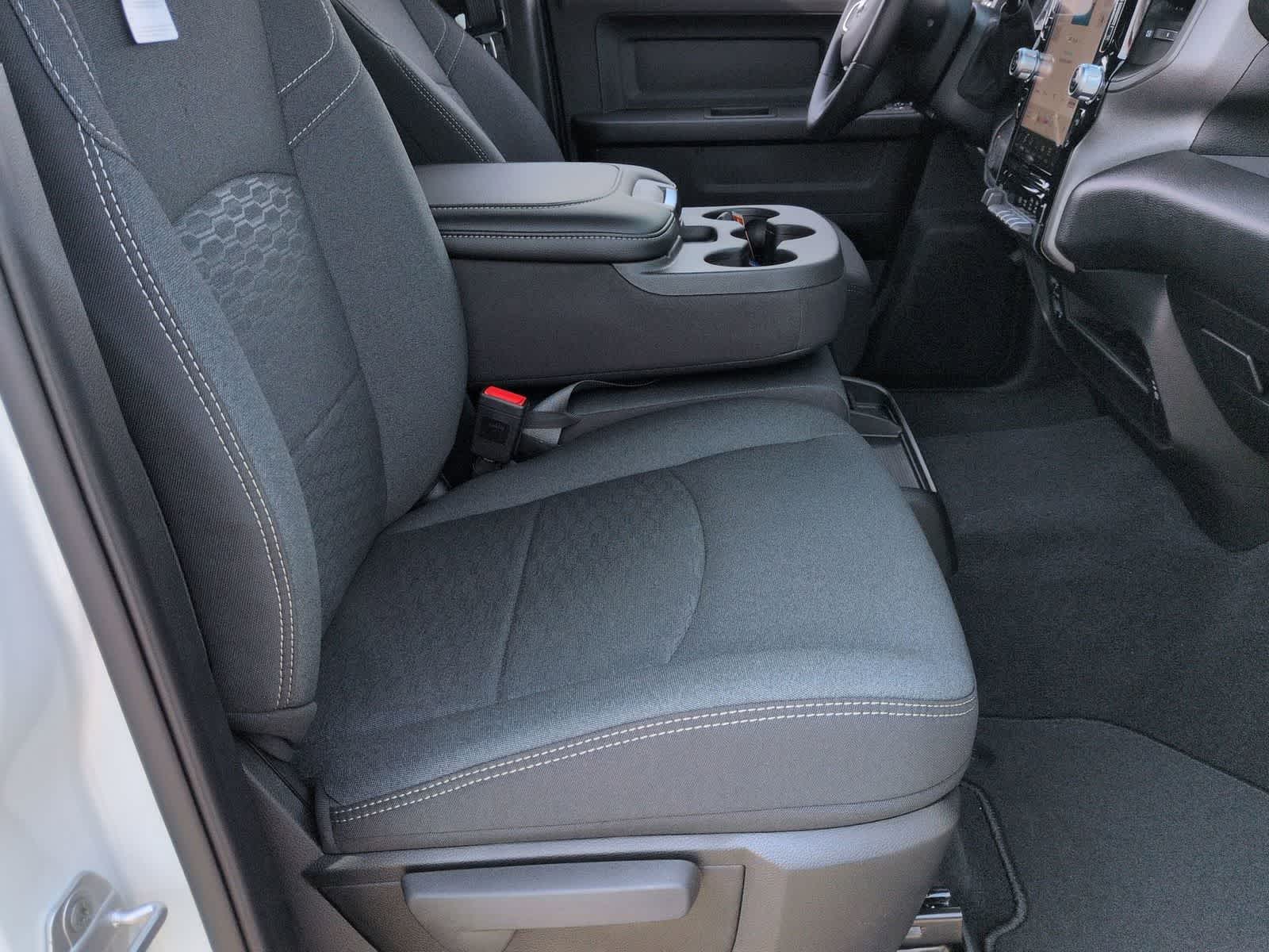 2026 RAM 2500 RAM 2500 TRADESMAN CREW CAB 4X4 6'4' BOX