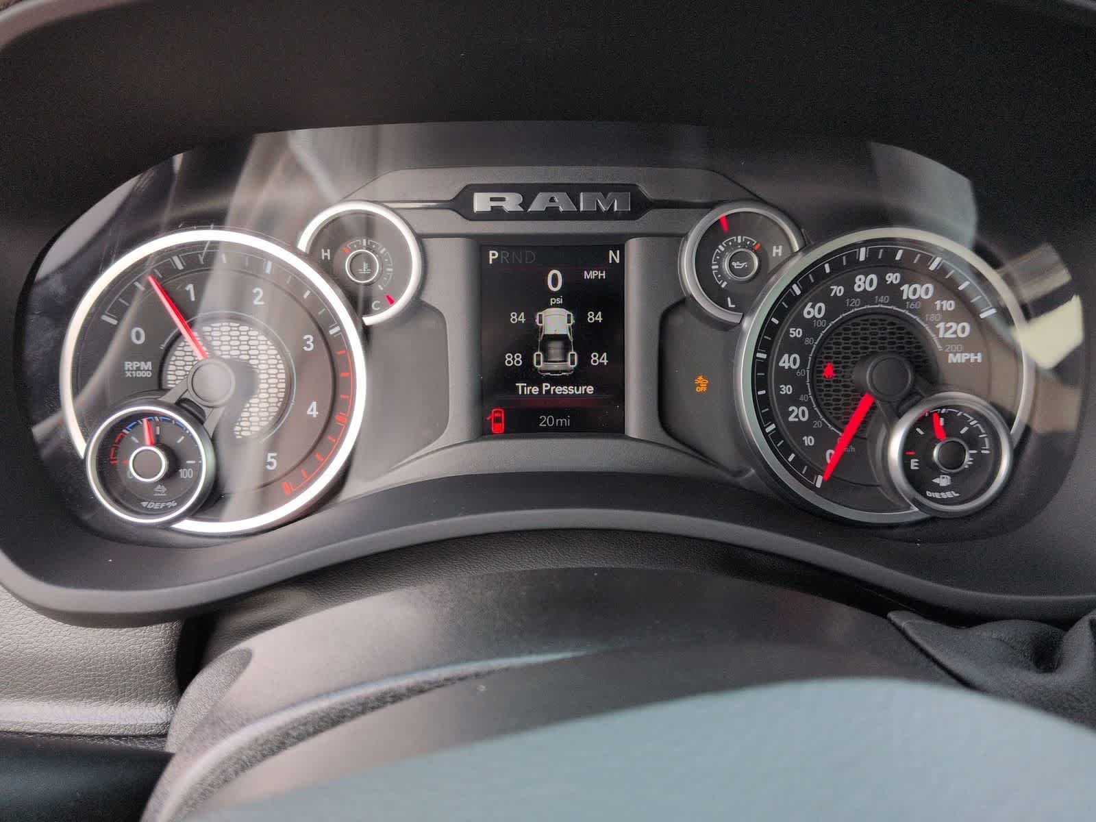 2026 RAM 2500 RAM 2500 TRADESMAN CREW CAB 4X4 6'4' BOX