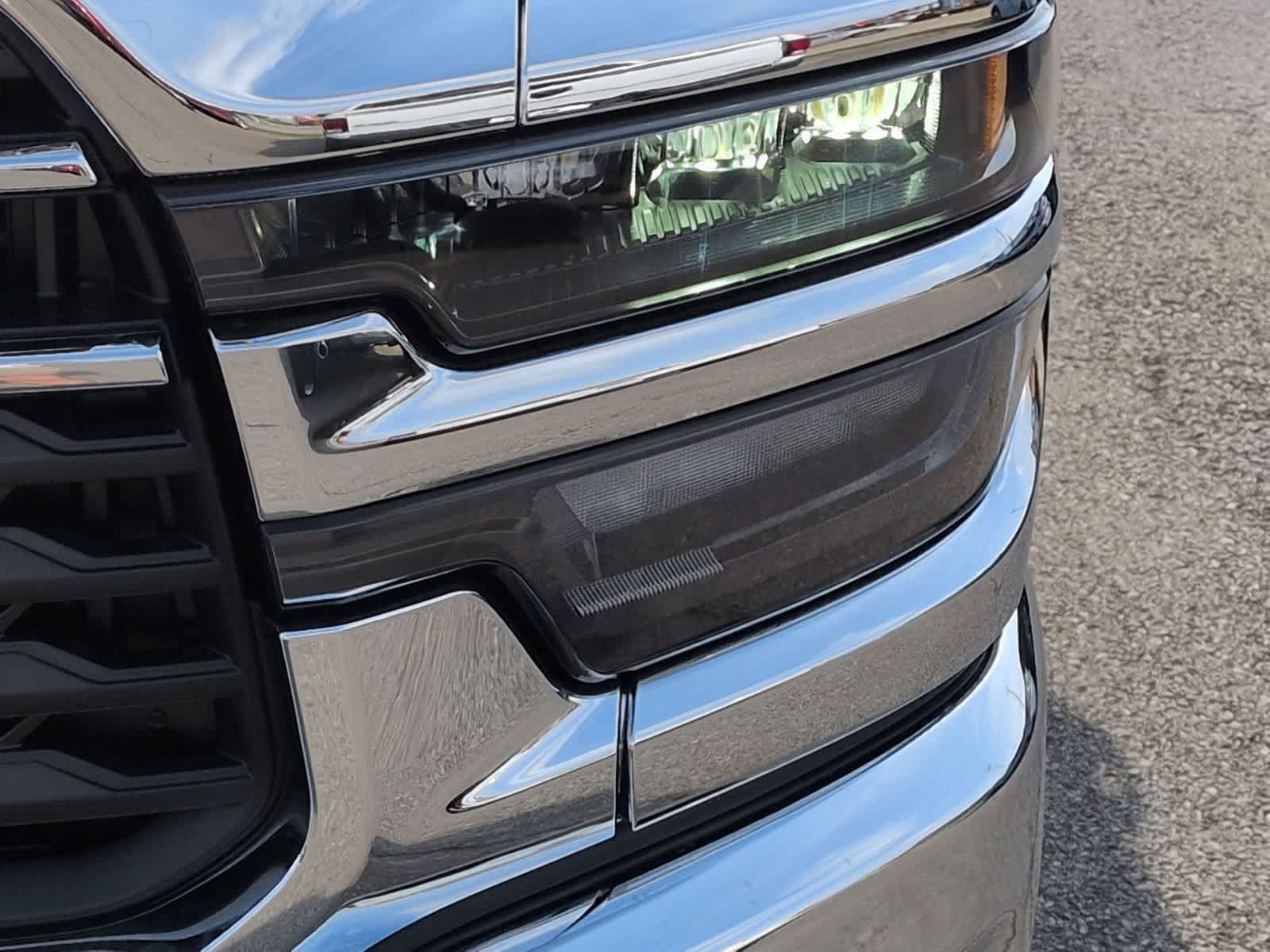 2026 RAM 2500 RAM 2500 TRADESMAN CREW CAB 4X4 6'4' BOX