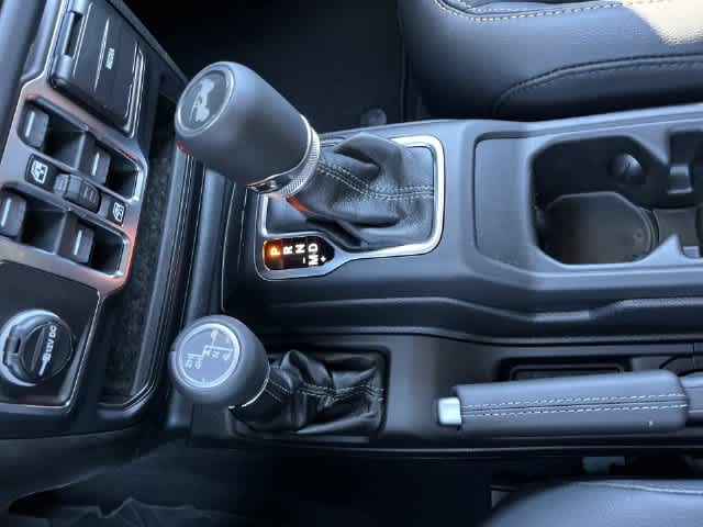 2027 Jeep Wrangler WRANGLER 4-DOOR SAHARA