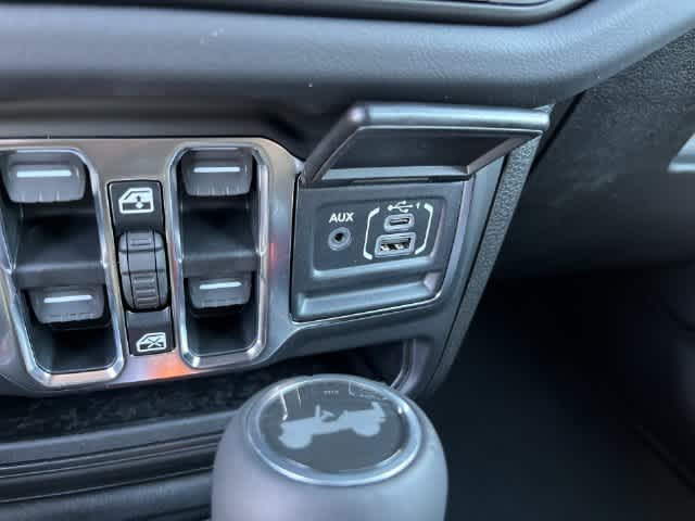 2027 Jeep Wrangler WRANGLER 4-DOOR SAHARA