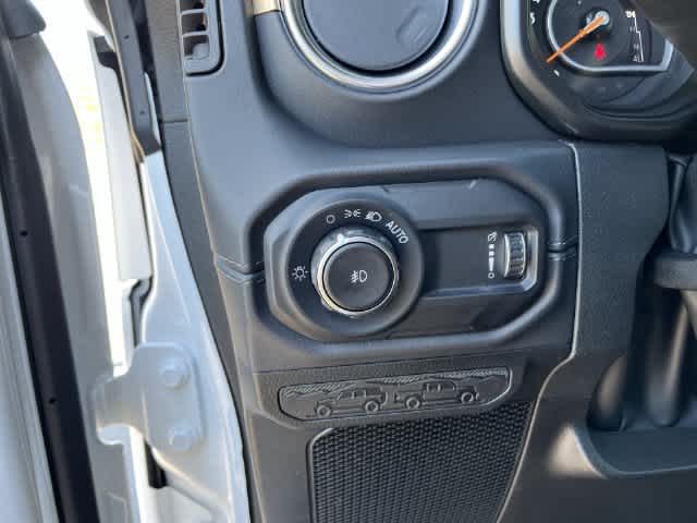 2027 Jeep Wrangler WRANGLER 4-DOOR SAHARA