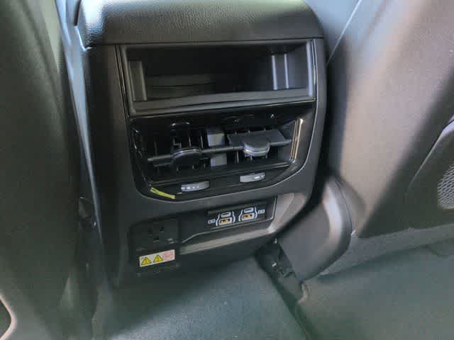 2026 Jeep Grand Cherokee GRAND CHEROKEE LAREDO X 4X4