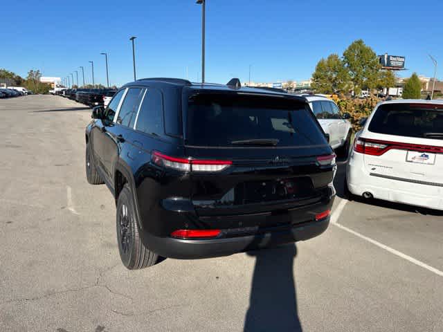 2027 Jeep Grand Cherokee GRAND CHEROKEE LAREDO X 4X4