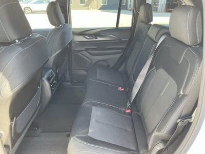 2027 Jeep Grand Cherokee GRAND CHEROKEE LAREDO 4X4