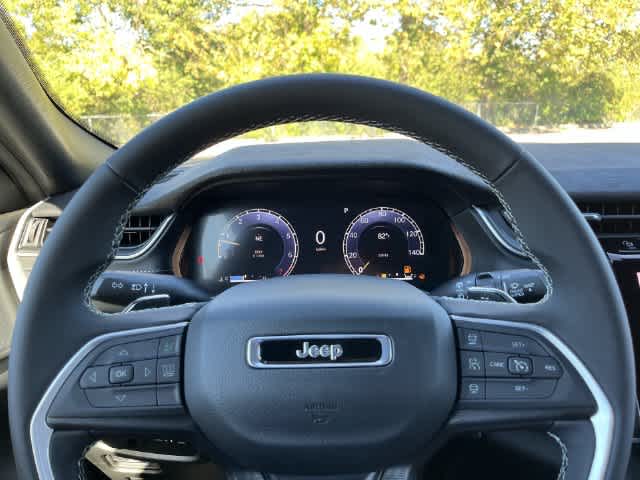 2027 Jeep Grand Cherokee GRAND CHEROKEE LAREDO 4X4