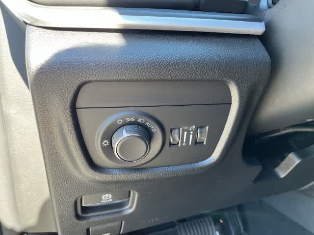 2027 Jeep Grand Cherokee GRAND CHEROKEE LAREDO 4X4
