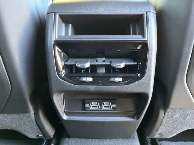 2027 Jeep Grand Cherokee GRAND CHEROKEE LAREDO 4X4