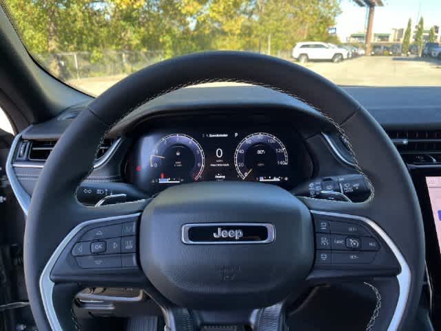 2027 Jeep Grand Cherokee GRAND CHEROKEE LAREDO 4X4