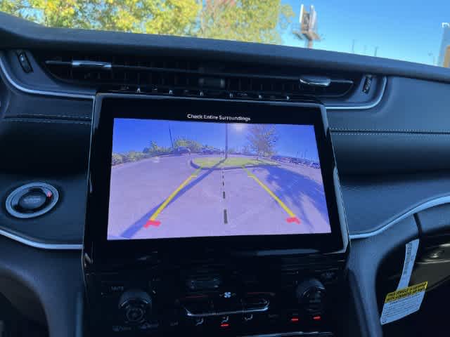 2027 Jeep Grand Cherokee GRAND CHEROKEE LAREDO 4X4