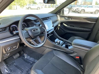 2027 Jeep Grand Cherokee GRAND CHEROKEE LAREDO ALTITUDE 4X4