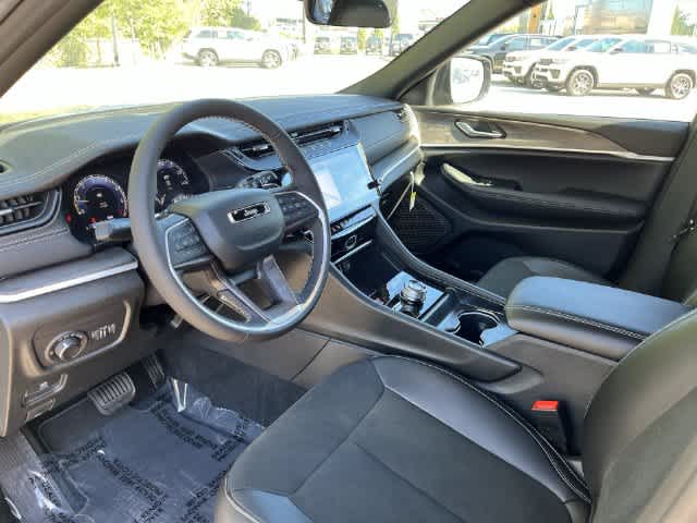 2027 Jeep Grand Cherokee GRAND CHEROKEE LAREDO ALTITUDE 4X4