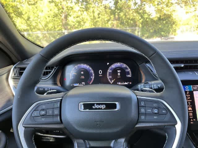 2027 Jeep Grand Cherokee GRAND CHEROKEE LAREDO ALTITUDE 4X4