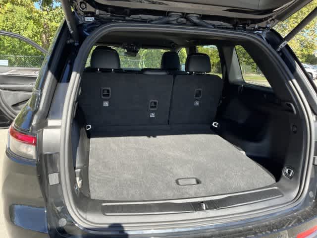 2027 Jeep Grand Cherokee GRAND CHEROKEE LAREDO ALTITUDE 4X4