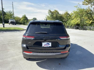 2027 Jeep Grand Cherokee GRAND CHEROKEE LAREDO ALTITUDE 4X4