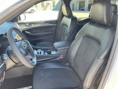 2027 Jeep Grand Cherokee GRAND CHEROKEE LAREDO ALTITUDE 4X4
