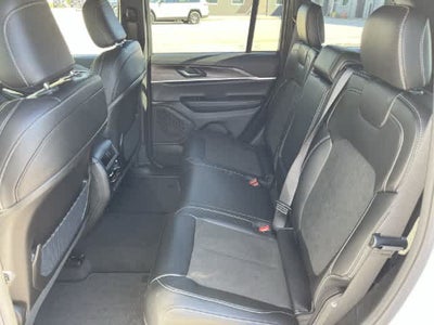 2027 Jeep Grand Cherokee GRAND CHEROKEE LAREDO ALTITUDE 4X4