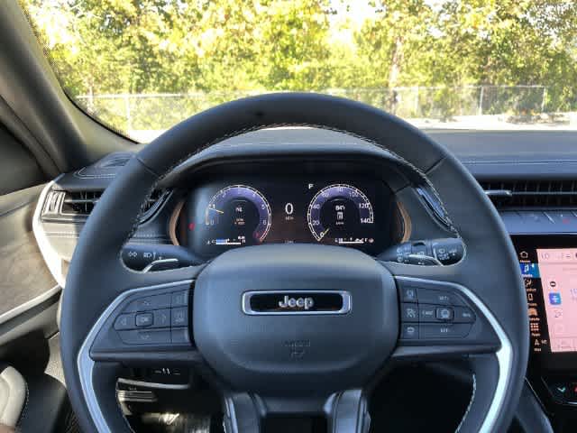 2027 Jeep Grand Cherokee GRAND CHEROKEE LAREDO ALTITUDE 4X4