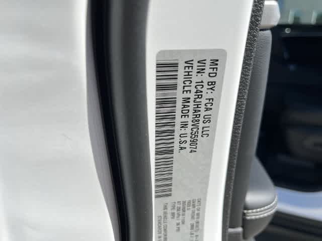 2027 Jeep Grand Cherokee GRAND CHEROKEE LAREDO ALTITUDE 4X4
