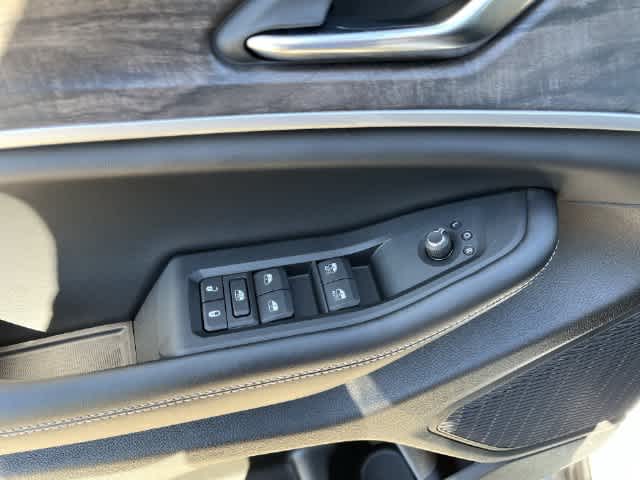 2027 Jeep Grand Cherokee GRAND CHEROKEE LAREDO ALTITUDE 4X4