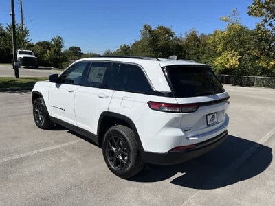 2027 Jeep Grand Cherokee GRAND CHEROKEE LAREDO ALTITUDE 4X4