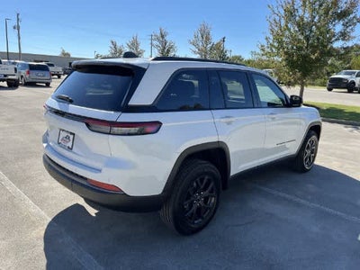 2027 Jeep Grand Cherokee GRAND CHEROKEE LAREDO ALTITUDE 4X4
