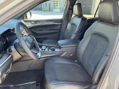 2027 Jeep Grand Cherokee GRAND CHEROKEE LAREDO ALTITUDE 4X4