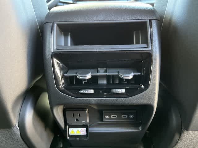 2027 Jeep Grand Cherokee GRAND CHEROKEE LAREDO ALTITUDE 4X4