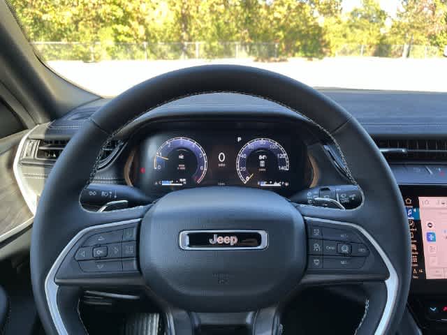 2027 Jeep Grand Cherokee GRAND CHEROKEE LAREDO ALTITUDE 4X4
