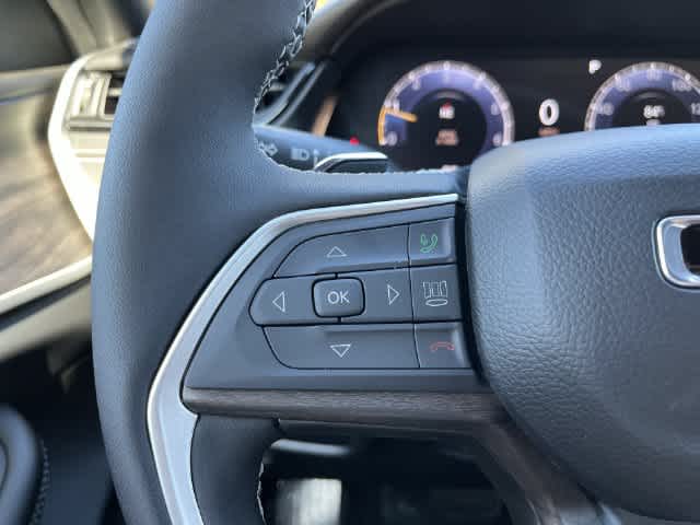 2027 Jeep Grand Cherokee GRAND CHEROKEE LAREDO ALTITUDE 4X4