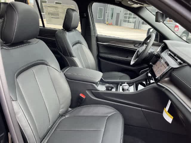 2027 Jeep Grand Cherokee GRAND CHEROKEE LIMITED RESERVE 4X4