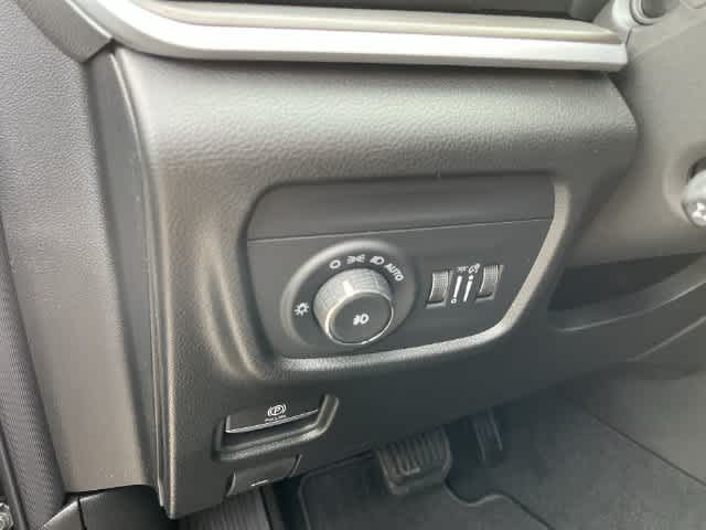 2027 Jeep Grand Cherokee GRAND CHEROKEE LIMITED RESERVE 4X4