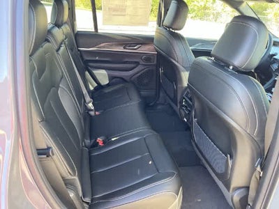 2027 Jeep Grand Cherokee GRAND CHEROKEE LIMITED 4X4