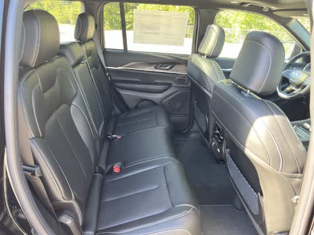 2027 Jeep Grand Cherokee GRAND CHEROKEE LIMITED 4X4
