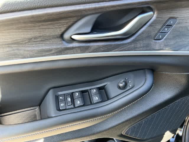 2027 Jeep Grand Cherokee GRAND CHEROKEE LIMITED 4X4