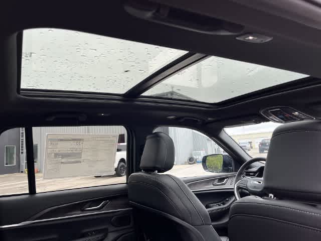 2027 Jeep Grand Cherokee GRAND CHEROKEE LIMITED 4X4