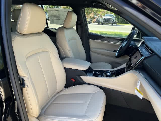 2027 Jeep Grand Cherokee GRAND CHEROKEE LIMITED 4X4