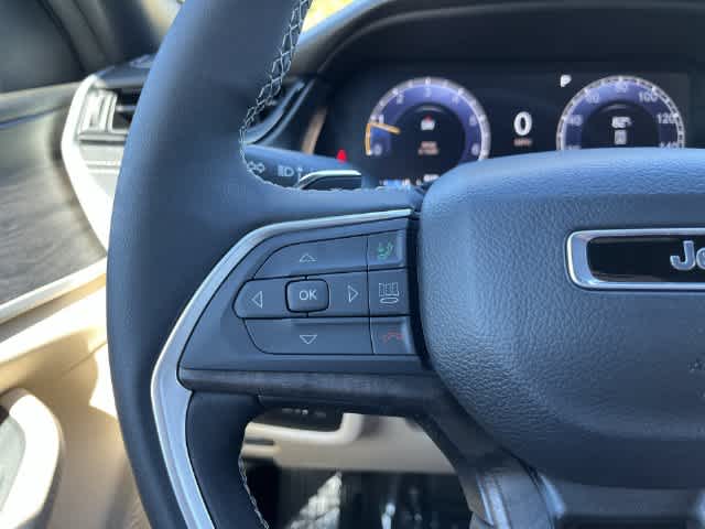 2027 Jeep Grand Cherokee GRAND CHEROKEE LIMITED 4X4