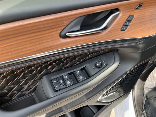 2027 Jeep Grand Cherokee Summit